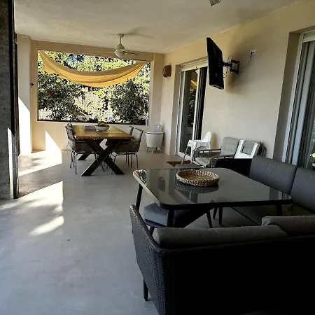Casa Singular Completamente Reformada *