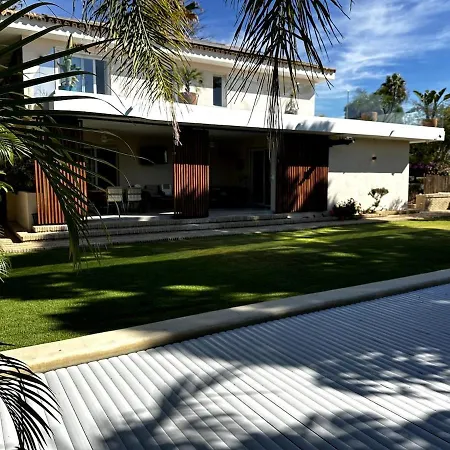 Casa Singular Completamente Reformada